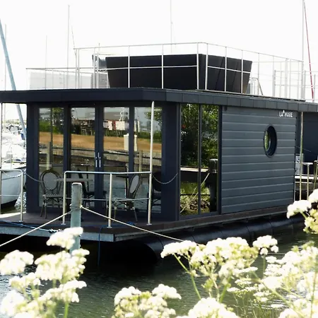 Botel Floating Freedom By The Dodekalitten