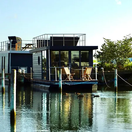 Botel Floating Freedom By The Dodekalitten *