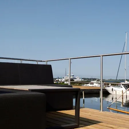 Floating Freedom By The Dodekalitten Ботель