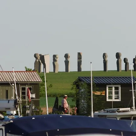 Floating Freedom By The Dodekalitten 船屋 Torrig