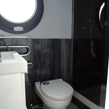 Floating Freedom By The Dodekalitten Botel *