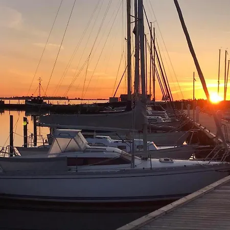 Floating Freedom By The Dodekalitten *