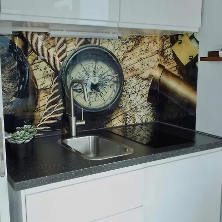 Floating Freedom By The Dodekalitten Torrig