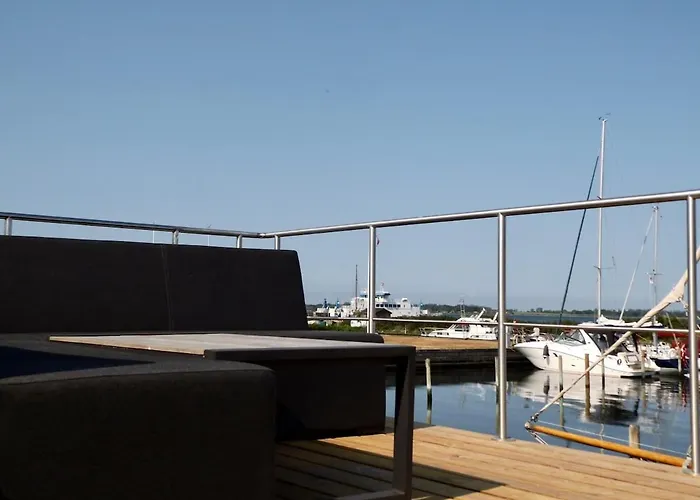 Floating Freedom By The Dodekalitten 船上ホテル