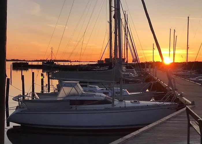 Floating Freedom By The Dodekalitten *