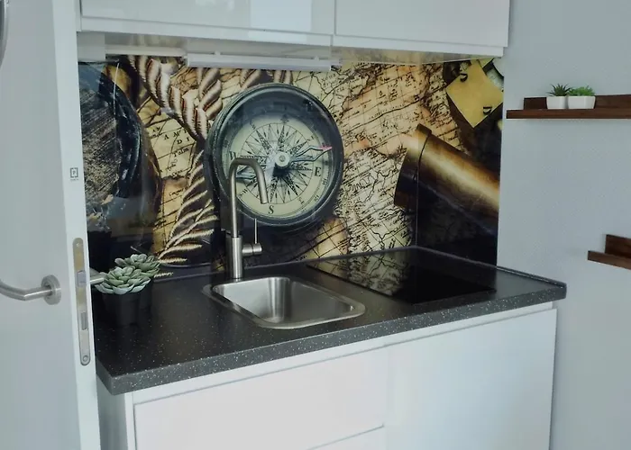 Floating Freedom By The Dodekalitten Torrig