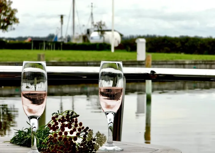 Floating Freedom By The Dodekalitten